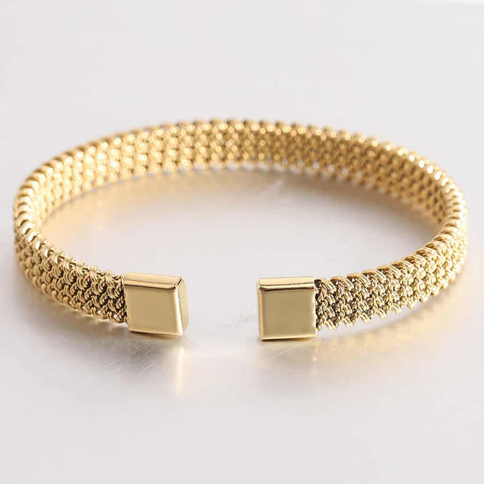 Elegant Stainless steel Bracelate