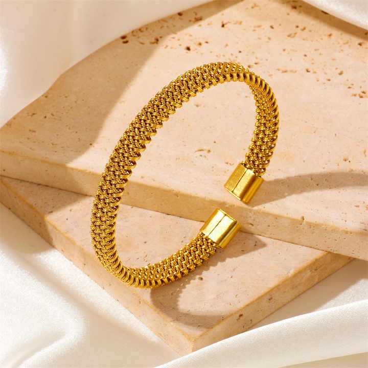 Elegant Stainless steel Bracelate