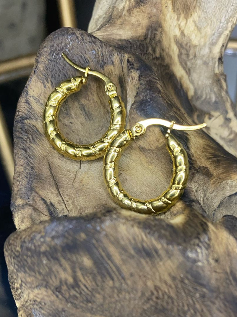 small hoops by maahiyar