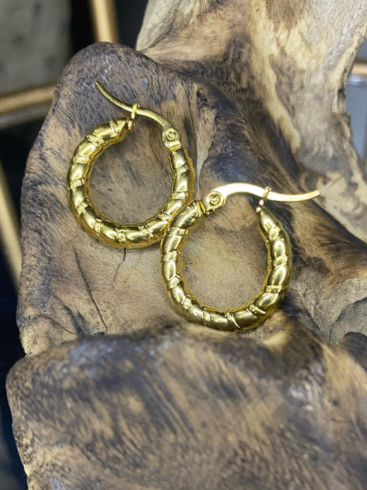 small hoops by maahiyar
